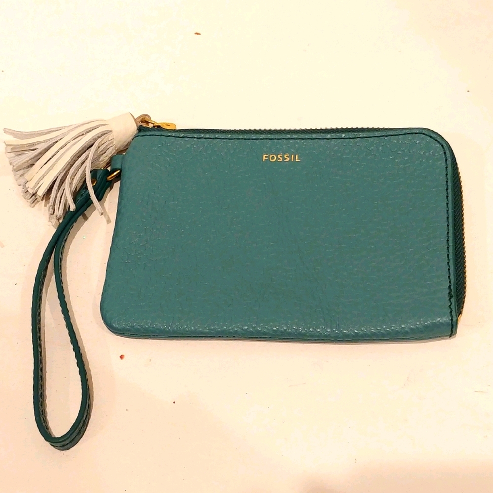 Fossil Leather Wristlet W/Tassel - Picture 5 of 5